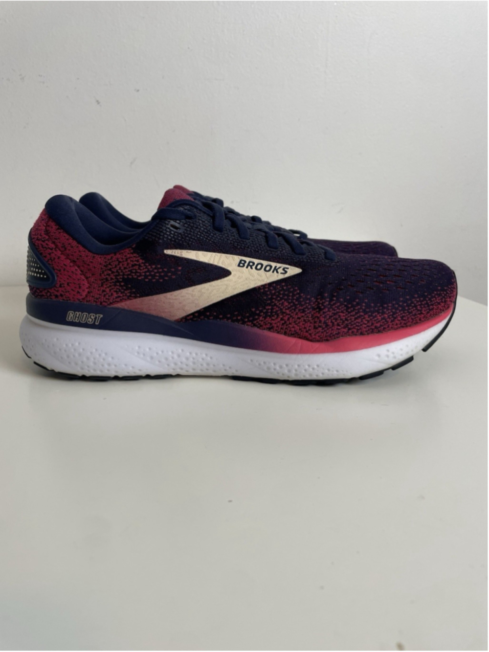 Brooks Ghost 16 Womens Size 9 Blue Pink Athletic Running Shoes Sneakers